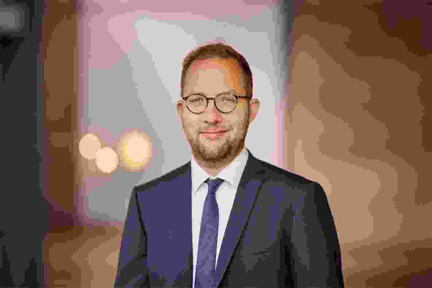 Dr. Nils Schmidt-Ahrendts